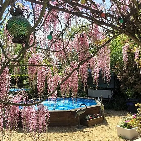 Maison Lavande Bed & Breakfast Varen